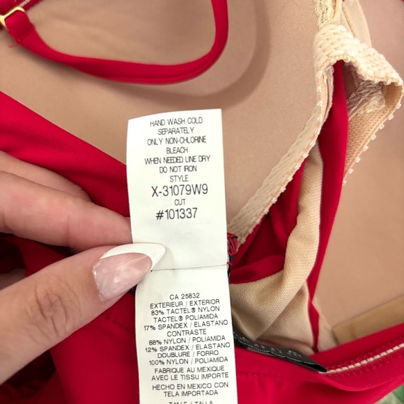 La Blanca Island Goddess Bandeau Swimsuit Red Sz Small - Picture 8 of 9